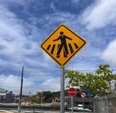 Obra de pavimentação asfáltica e sinalização viária da Rua Joaçaba e Avenida Beira Rio - Balneário Piçarras
