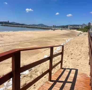 Recuperação do deck da praia - Balneário Piçarras/SC